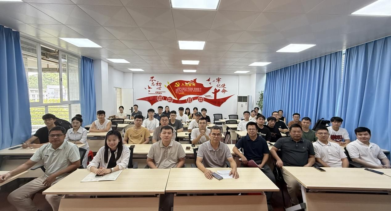best365召开2025年研究生新生师生见面会